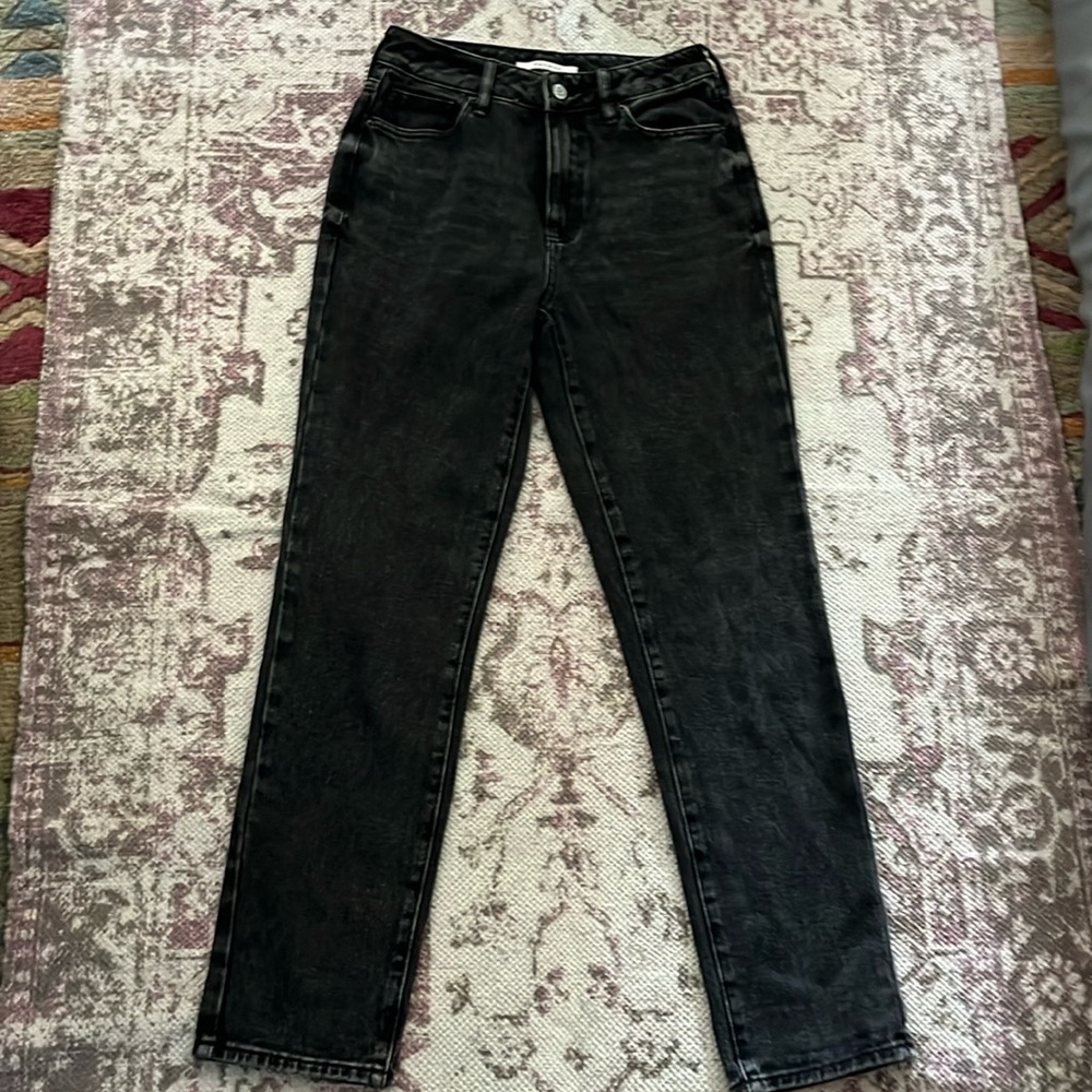 Black mom jeans in EUC